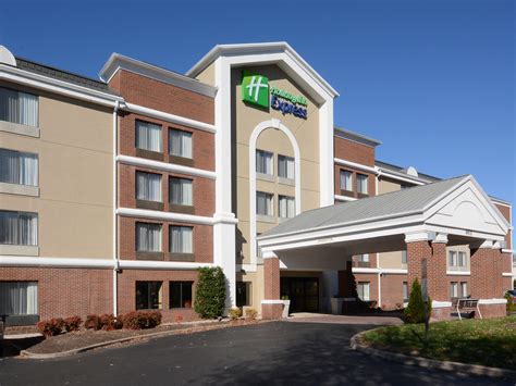 pet friendly holiday inn express near me